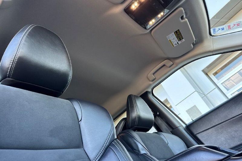 Used 2025 Mitsubishi Outlander SEImage 17