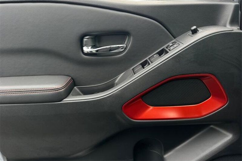 New 2025 Nissan Frontier PRO-4XImage 8