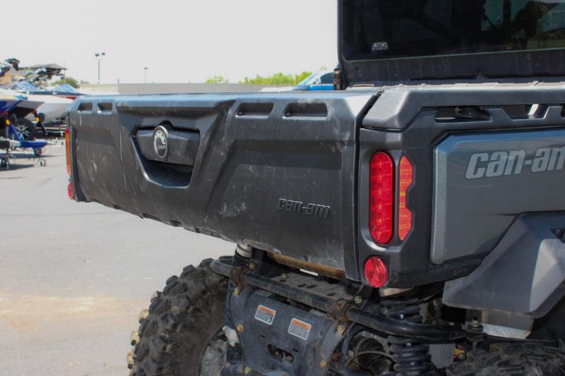 2023 Can-Am DEFENDER MAX HD10 LIMITED GRAY Image 6