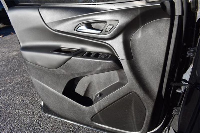 Used 2024 Chevrolet Equinox LTImage 35