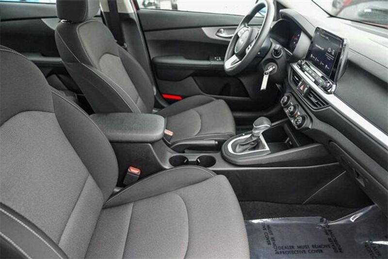 Used 2023 Kia Forte LXSImage 17