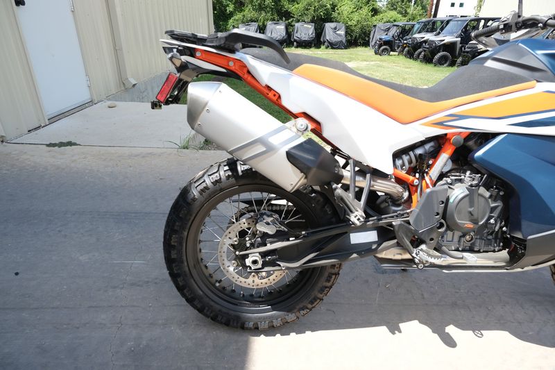 2024 KTM 890 ADVENTURE R WHITEImage 11