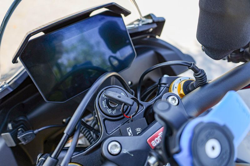 USED 2021 APRILIA TUONO V4 FACTORY Image 25