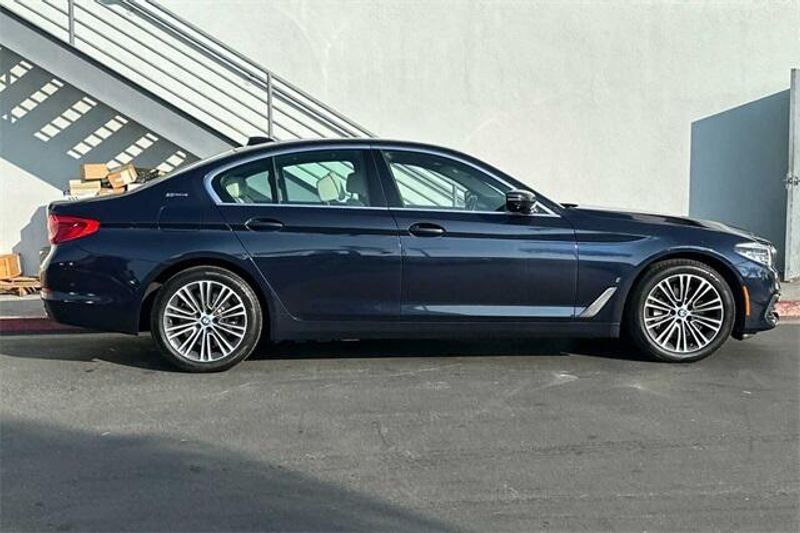 2019 BMW 5 Series 530e iPerformanceImage 3