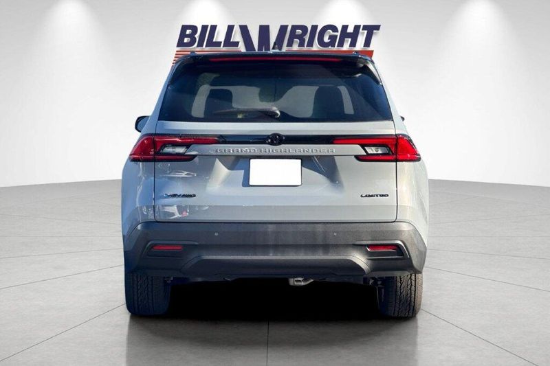 New 2026 Toyota Grand Highlander Hybrid Nightshade EditionImage 4