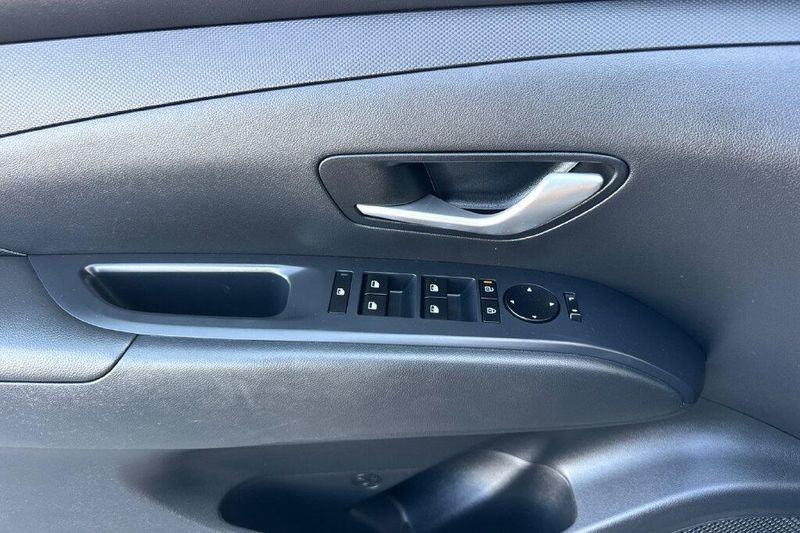 Used 2025 Hyundai Tucson SELImage 10