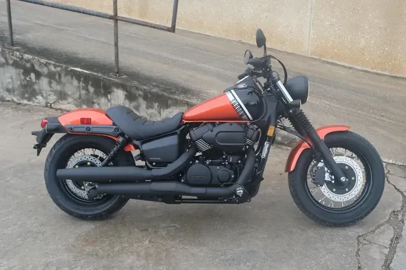 2025 Honda SHADOW PHANTOM FLARE ORANGE METALLIC Image 2