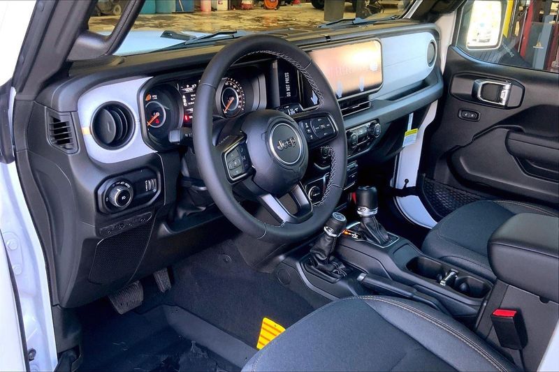 2025 Jeep Wrangler Unlimited Sport S photo 8