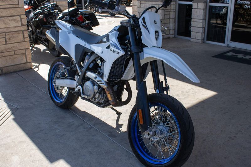 USED 2025 SUZUKI DRZ4SM Image 3