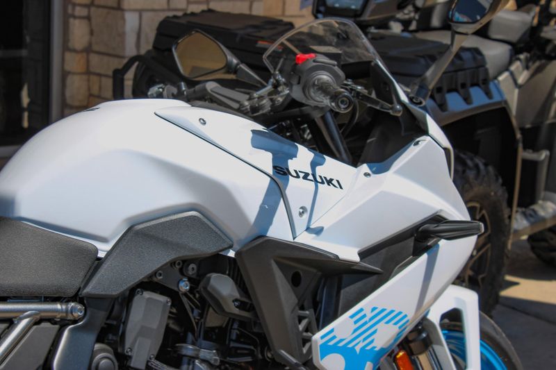 NEW 2026 SUZUKI GSX8R Image 8
