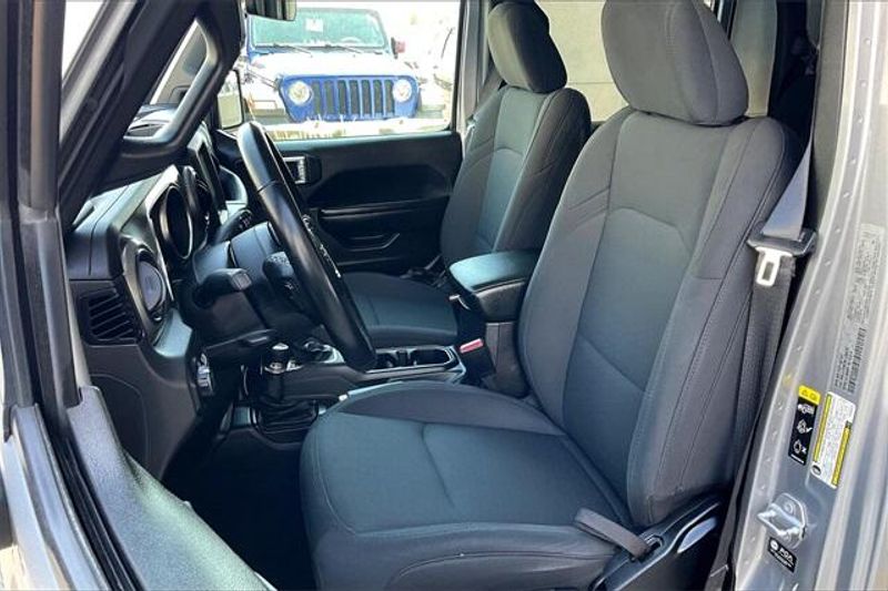 Used 2021 Jeep Gladiator WillysImage 24
