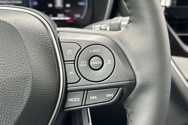 New 2026 Toyota Corolla Cross XLEImage 27