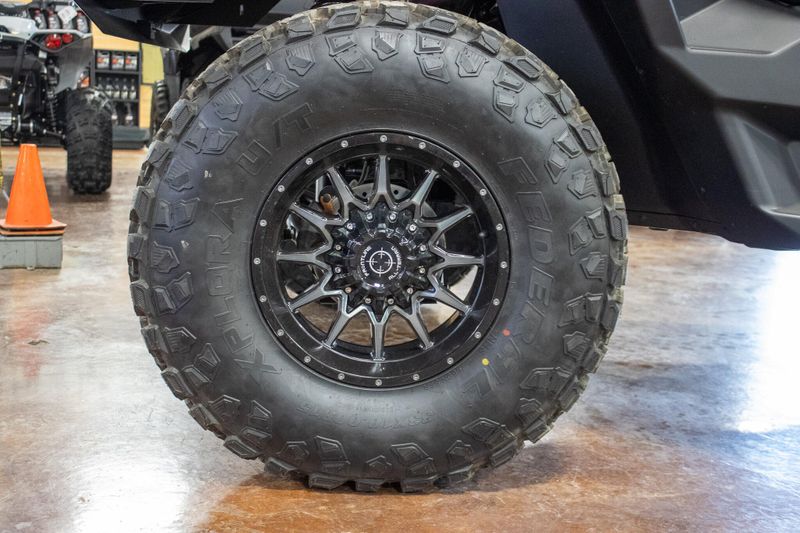 NEW 2026 CAN-AM DEFENDER MAX LIMITED CAB HD11 Image 12