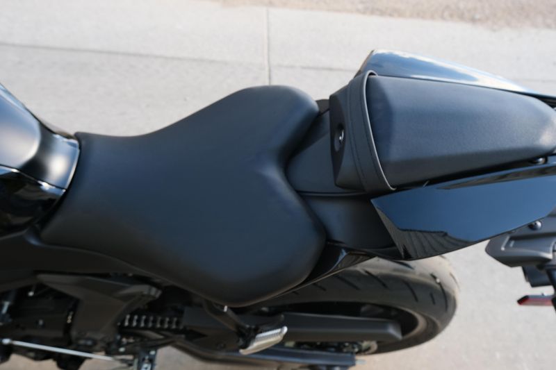 NEW 2025 YAMAHA YZFR7 Image 15