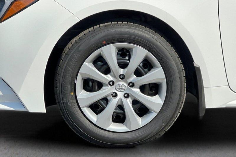 New 2027 Toyota Corolla Hybrid LEImage 31