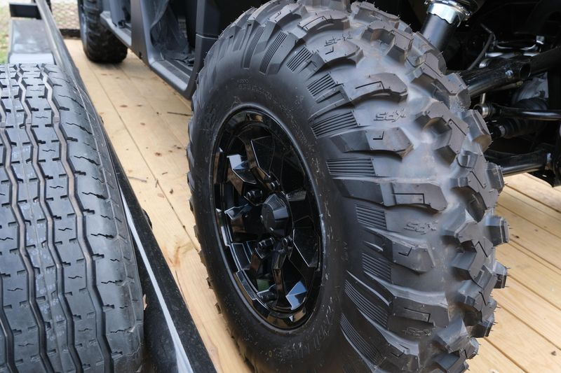 NEW 2026 CAN-AM DEFENDER MAX XT HD11 WITH 1025 INCH TOUCHSCREEN Image 8