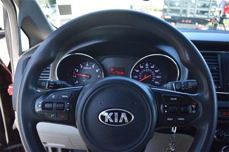 2016 Kia Sedona LXImage 25