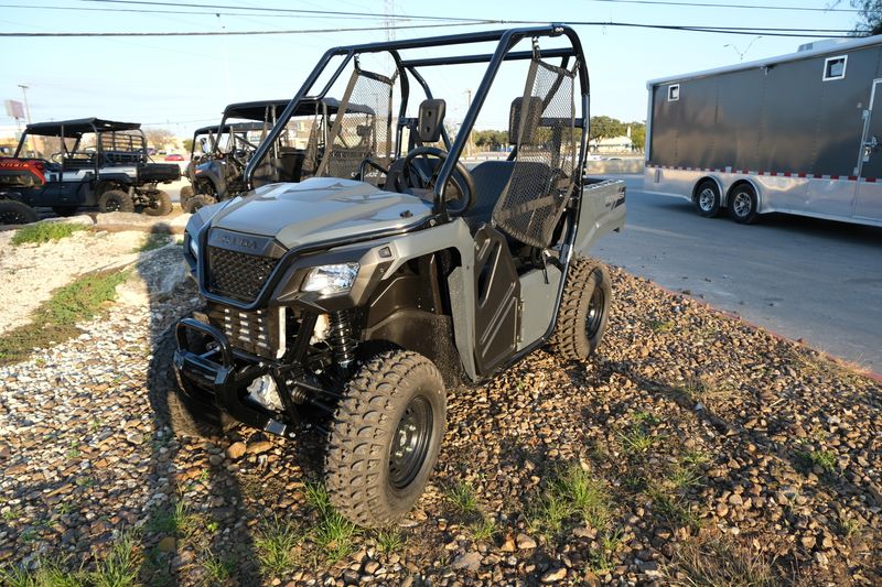 2025 Honda PIONEER 520 SLATE GRAYImage 1