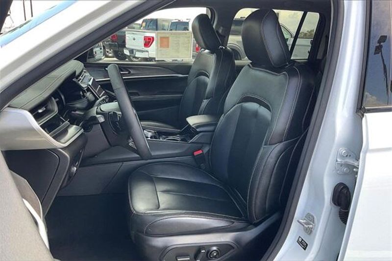 2022 Jeep Cherokee Limited 4xe photo 22
