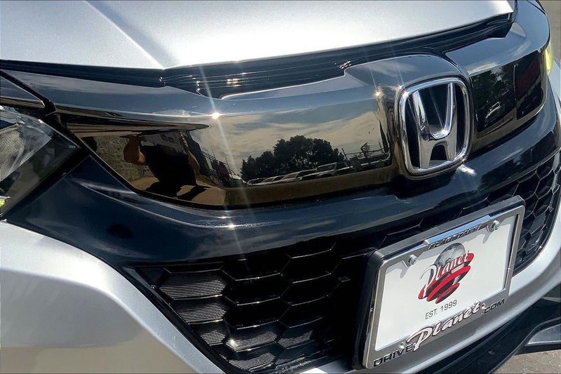 2019 Honda HR-V Sport photo 27