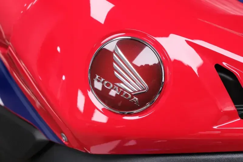 NEW 2026 HONDA CBR1000RRR FIREBLADE SP Image 15