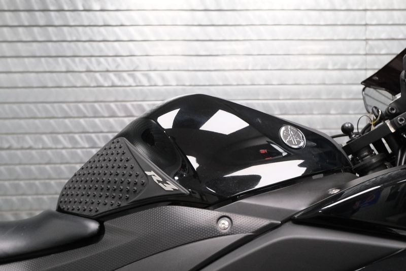 USED 2018 YAMAHA YZF-R3 Image 15
