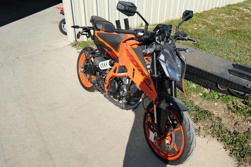NEW 2025 KTM 390 DUKE Image 1