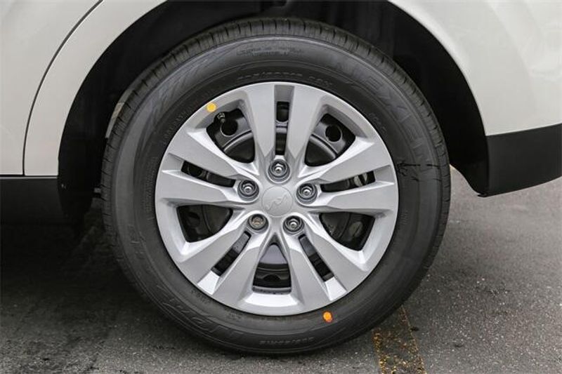 2025 Kia Soul LXImage 25