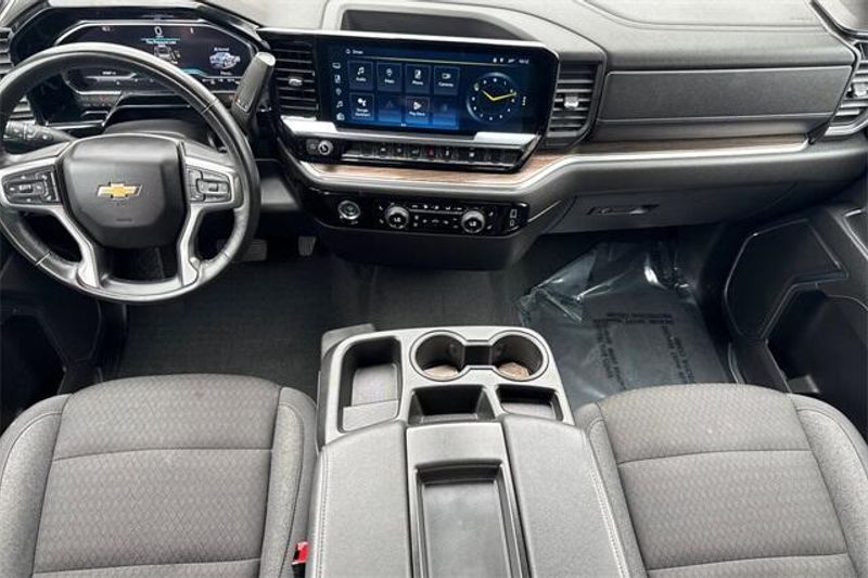 Used 2024 Chevrolet Silverado 1500 LTImage 11