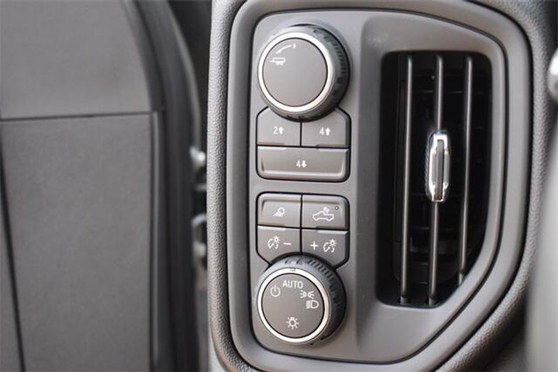 2025 Chevrolet Silverado 2500HD CustomImage 34