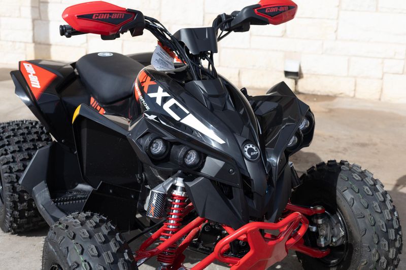 2025 Can-Am RENEGADE X XC 110 EFI BLACK AND LEGION REDImage 7