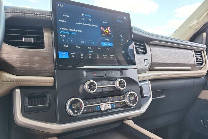 2023 Ford Expedition Limited photo 15
