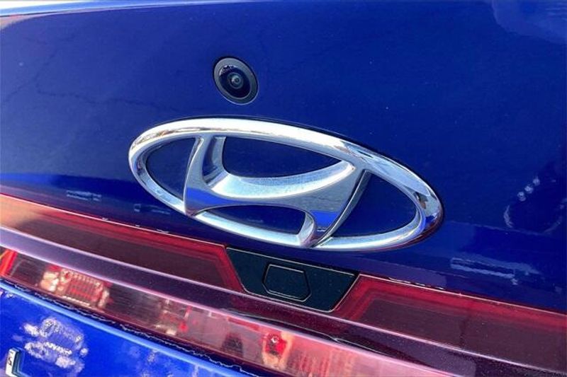 Used 2023 Hyundai Elantra SELImage 31