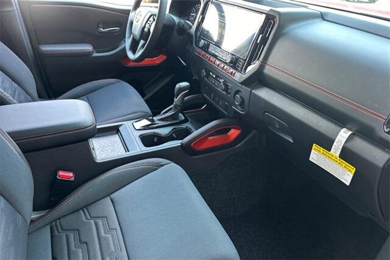 New 2025 Nissan Frontier PRO-XImage 12