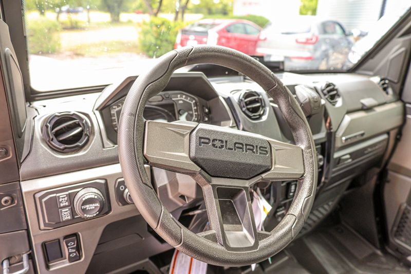 NEW 2026 POLARIS RANGER CREW XD 1500 NORTHSTAR EDITION PREMIUM Image 12