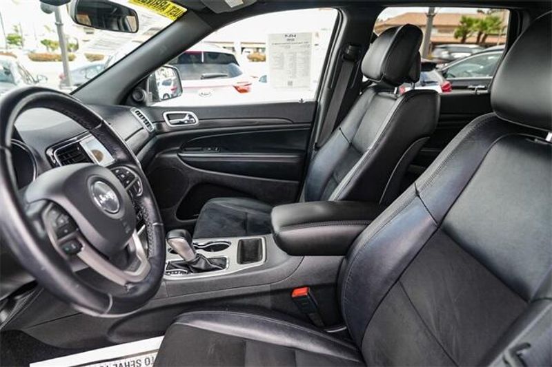 2021 Jeep Grand Cherokee Laredo XImage 17