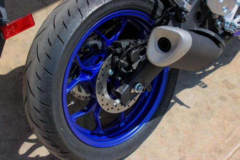 2025 Yamaha YZFR3 ABS TEAM BLUE Image 11