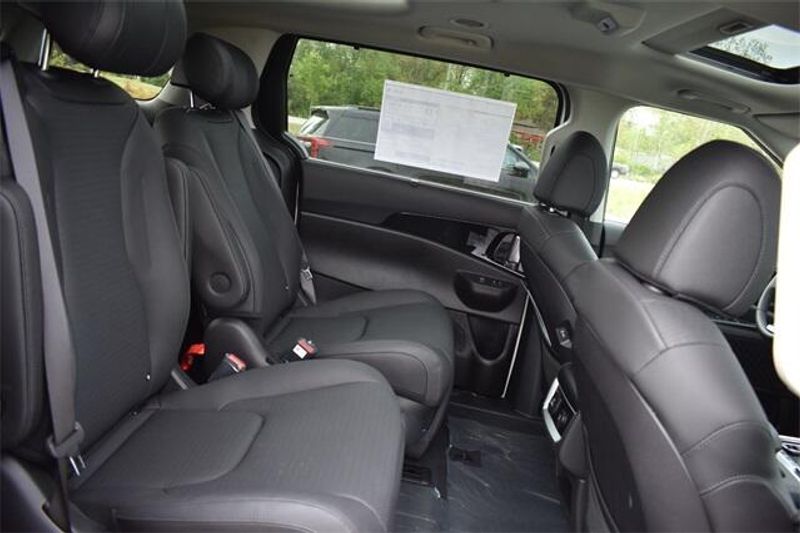 2025 Kia Carnival Hybrid SX PrestigeImage 18