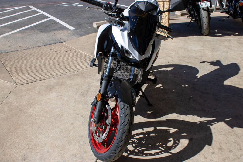 NEW 2026 KAWASAKI Z500 SE ABS Image 6