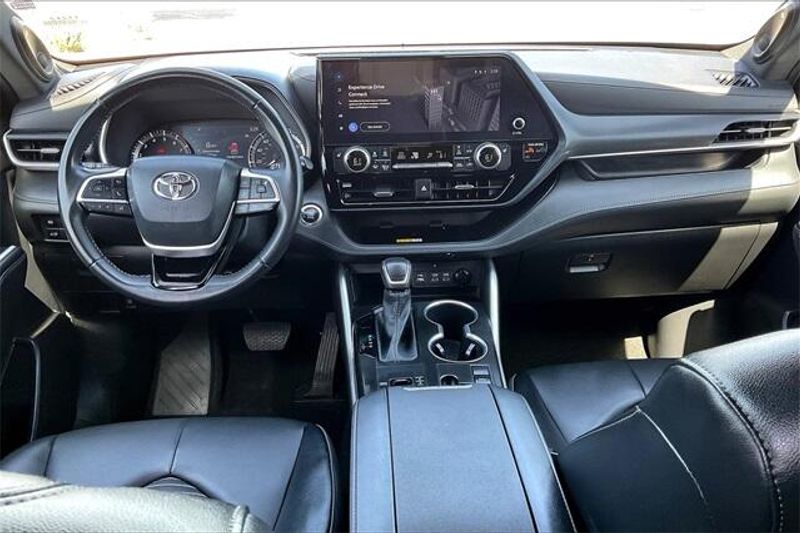 Used 2023 Toyota Highlander XSEImage 15