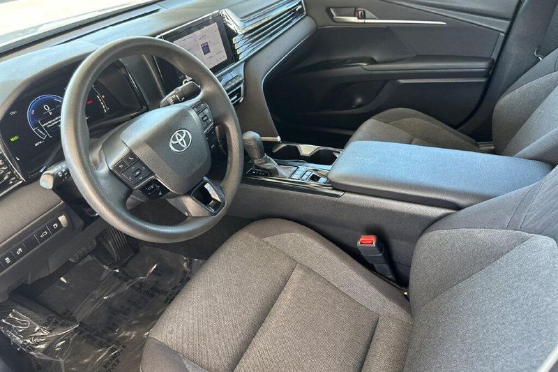 Used 2025 Toyota Camry LEImage 9