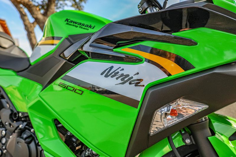 2025 Kawasaki NINJA 500 KRT EDITION LIME GREEN AND EBONY AND PEARL BLIZZARD WHITEImage 8