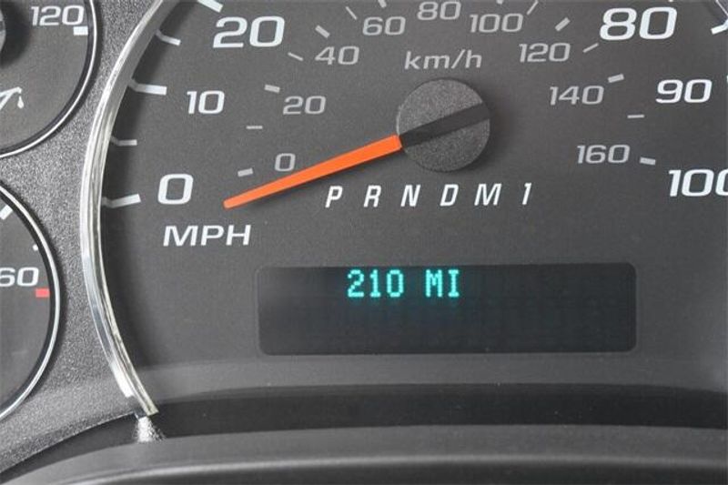 New 2025 Chevrolet Express 3500 Work VanImage 18