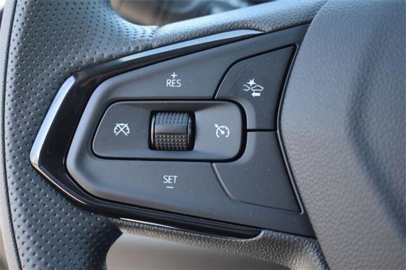 2025 Chevrolet Trax LSImage 22