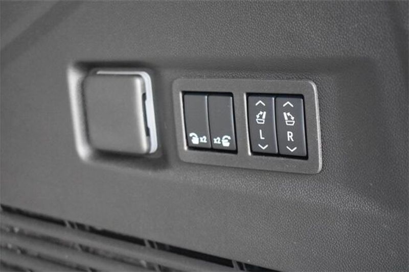 New 2025 Chevrolet Tahoe PremierImage 24