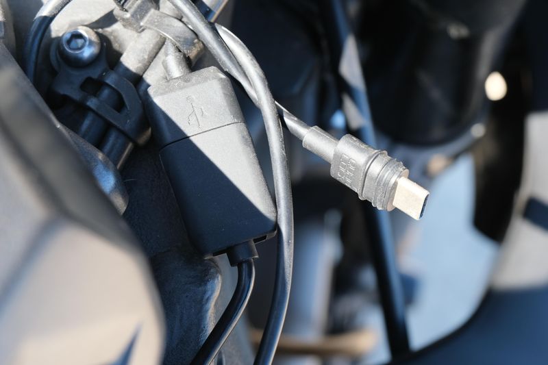 USED 2016 YAMAHA YZFR1 CA Image 33