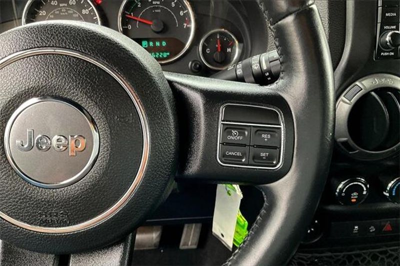 2017 Jeep Wrangler Unlimited Sport photo 19