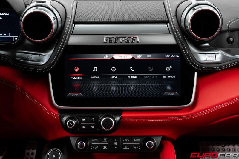 2020 Ferrari GTC4Lusso V12 *PASSENGER DISPLAY * CARBON STEERING WHEEL*Image 30