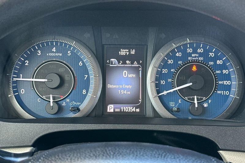 Used 2018 Toyota Sienna LEImage 23