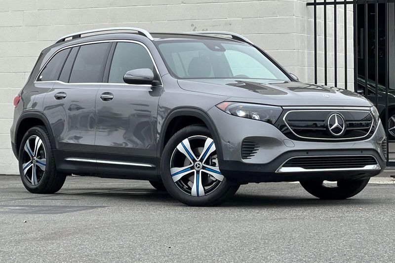 2023 Mercedes-Benz EQB 300Image 2